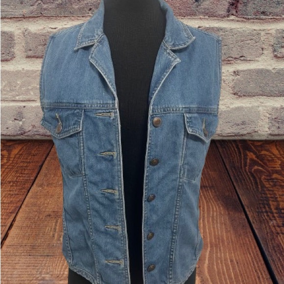 Vintage women’s St. John’s Bay denim collection jean vest size medium - Picture 2 of 6